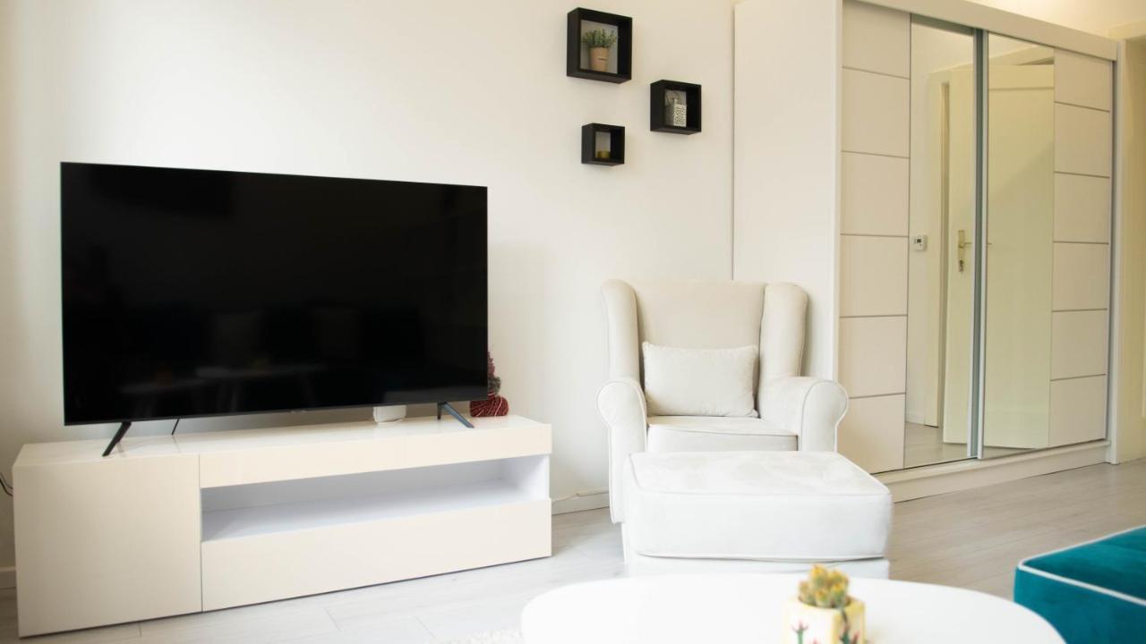 Cute And Sunny Studio - Central Location Сараево Экстерьер фото